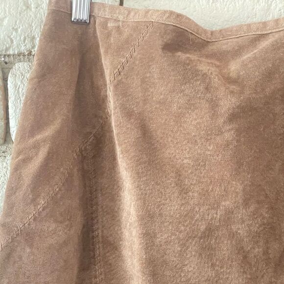 J. Jill Brown A-Line Leather Skirt with Floral Embroidery - Picture 4 of 9